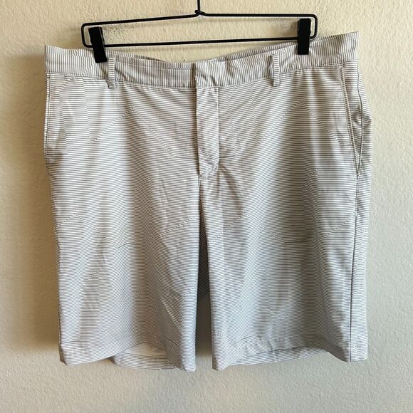 NIKE Golf Striped Standard Dri Fit Cream Off White Shorts Mens 36 Large - Picture 1 of 6